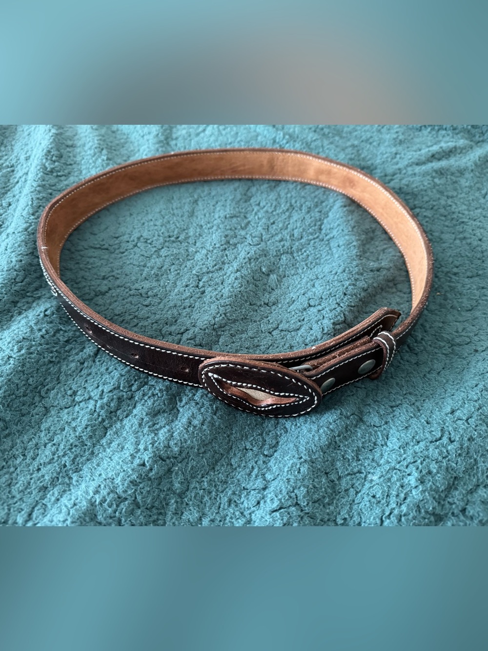 Vintage Handcrafted Western Leather Belt with Unique Cowhide Lip Buckle - Picture 3 of 5